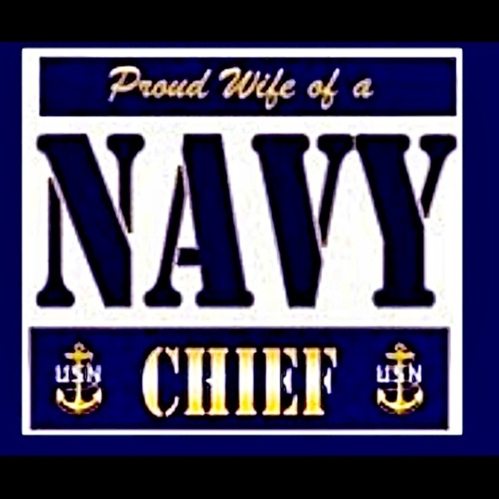 💕Poshmark Ambassador...Leigh 💕